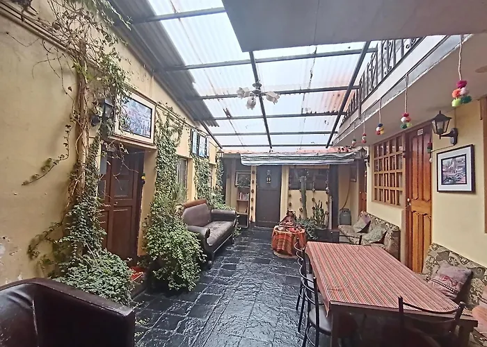 La Casa Del Arco 132 *
